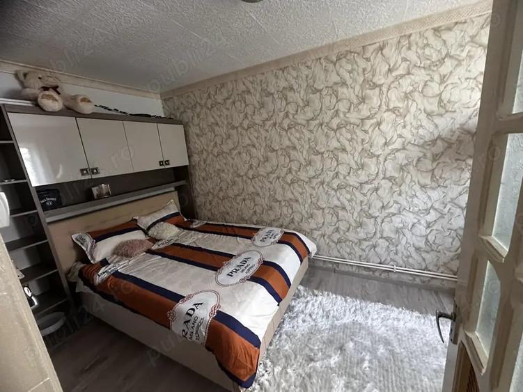 Apartament cu 3 camere decomandat în Găești