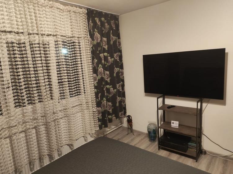 Vând apartament etaj 1 - 3