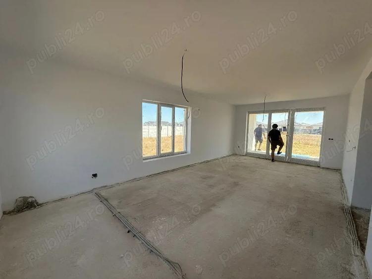 Casa cu trei dormitoare in Sintandrei - 8