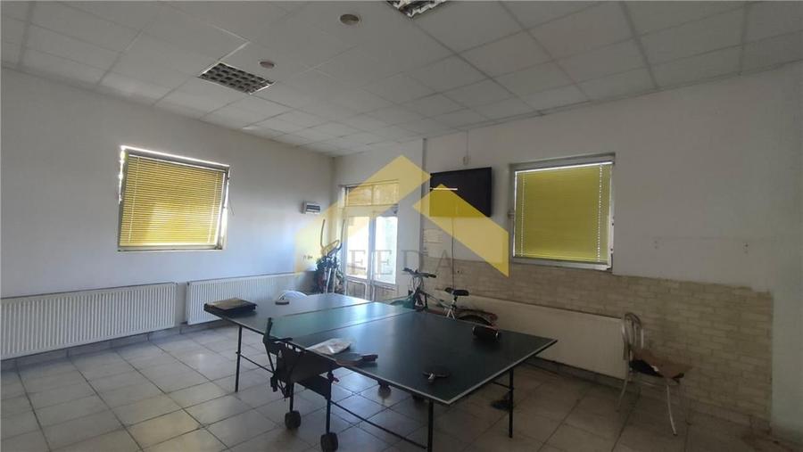 Spatiu comercial de inchiriat zona Parneava - 1