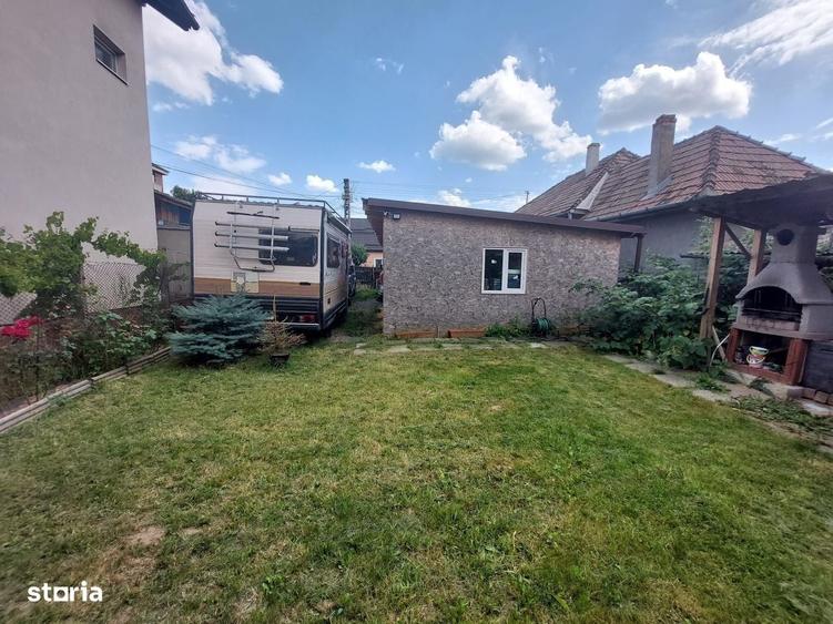 Casă cu 2 camere cu Teren 483 Mp în Criș