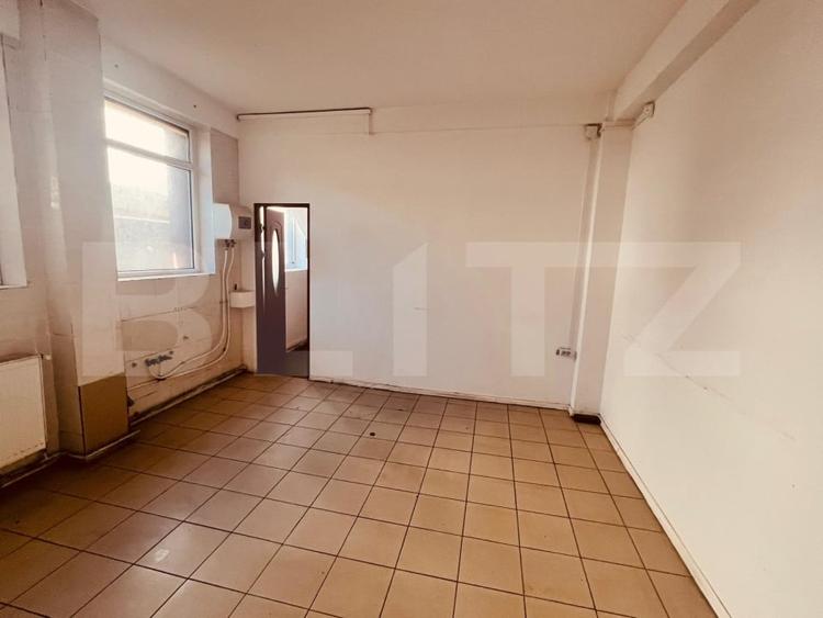 Spatiu comercial 121 mp, vitrina, 1 Mai - 8