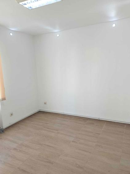 Spatiu comercial : FARMACIE / birouri / agentie /salon , 50mp SAU 100 mp -Sibiu - 7
