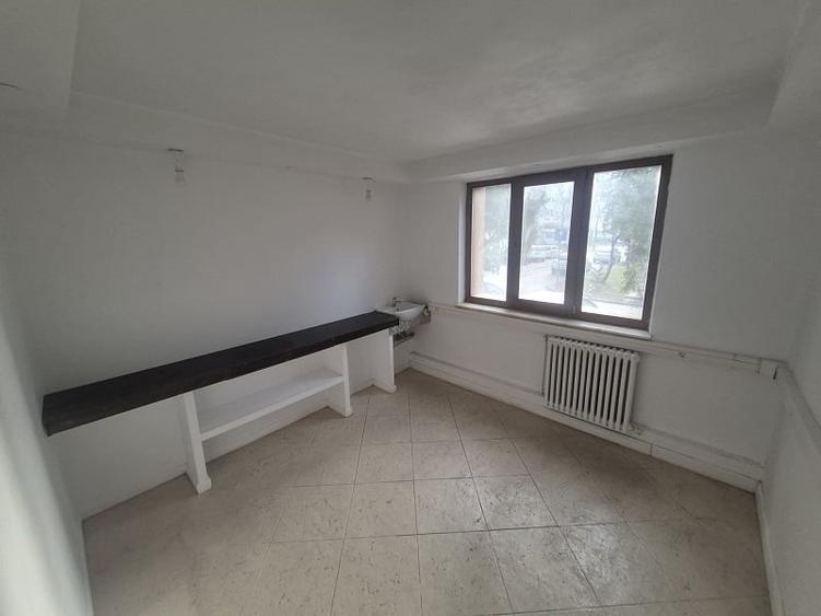 Spatiu Comercial zona Alexandru cel Bun - 11
