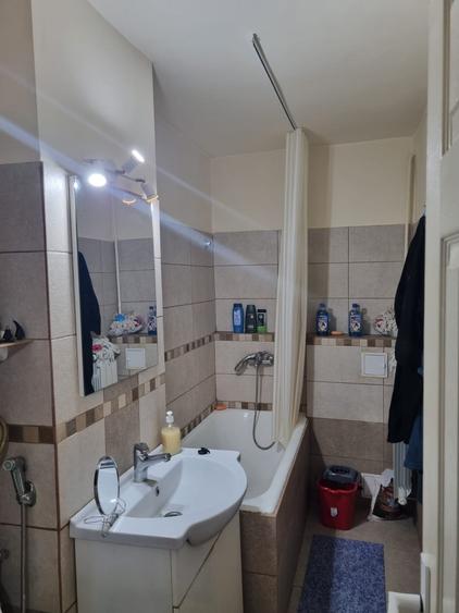 43 mp de vanzare in zona Prosper Mall 13 Sepembrie - 8