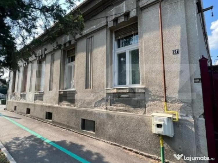 Casa individuala 220 mp, teren 2100 mp, zona Titulescu - 4