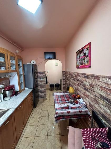 Apartament de vânzare, 1 cameră, de 40 mp, zona Florești - 3