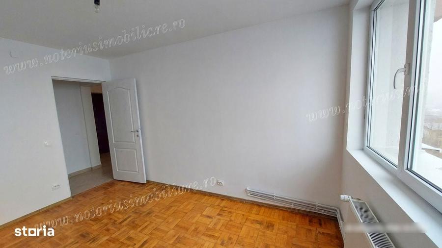 Complet renovat, bloc anvelopat, vedere panoramica, str. M Viteazu, M4 - 5