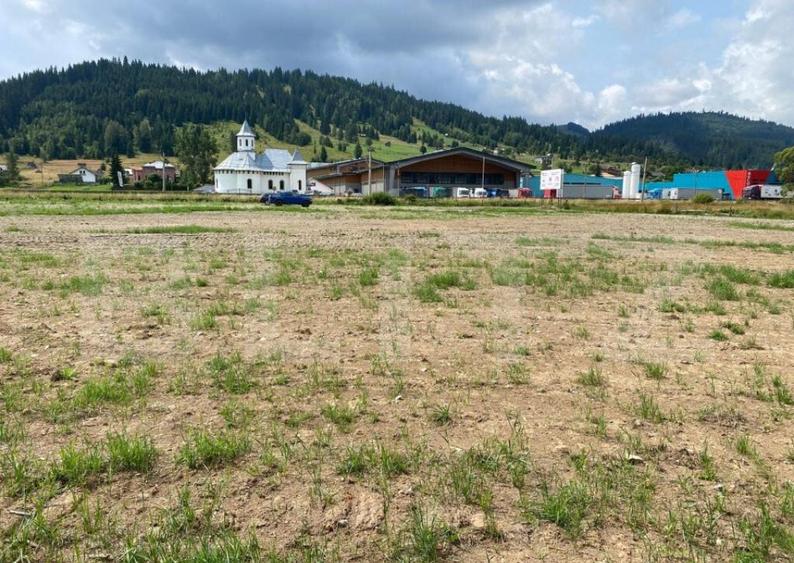 Vanzare teren cu deschidere la drum Vatra Dornei - 5
