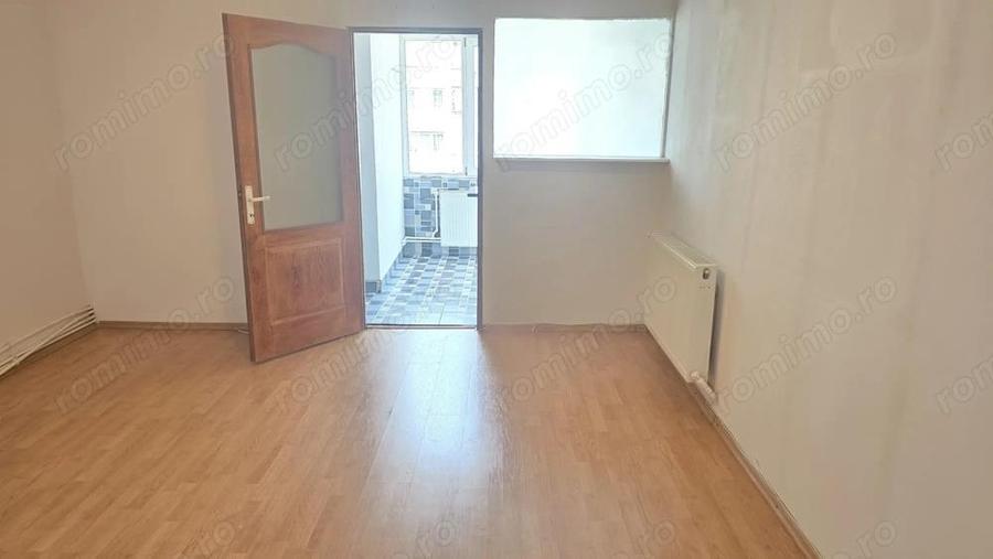 Vand garsoniera in Deva, zona I. Maniu, suprafata utila 31 mp, usa metalica, usi interioare - 14