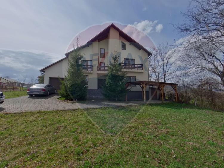Vilă cu 6 camere de vânzare, strada Făget. - 1