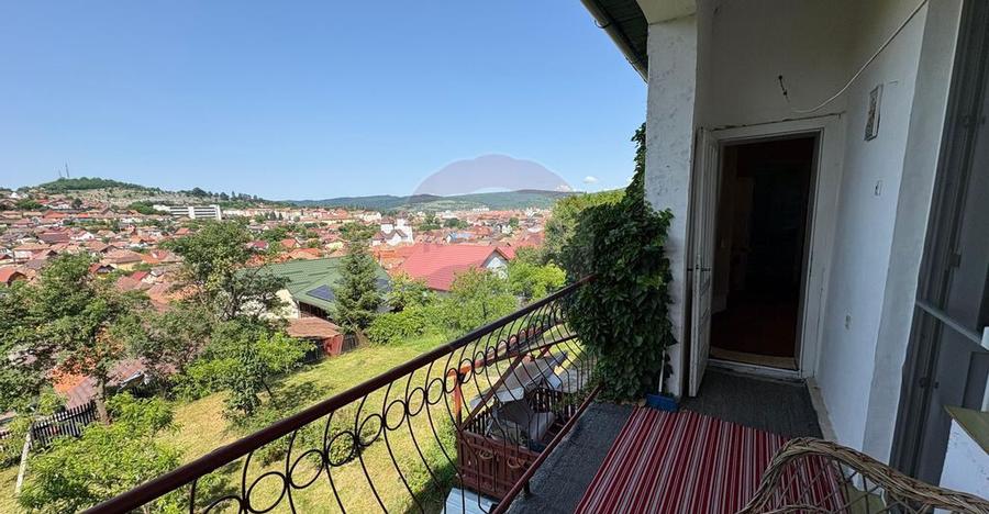 Casa intr-o loca?ie cu panorama deosebita, in zona Mosnei - 12