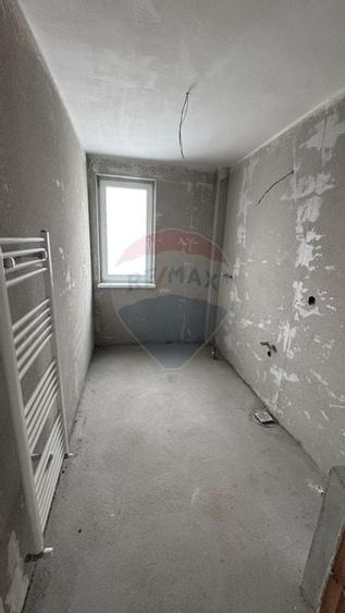 DE VANZARE - Apartament 3 camere, decomandat, Str. Victoriei - 5