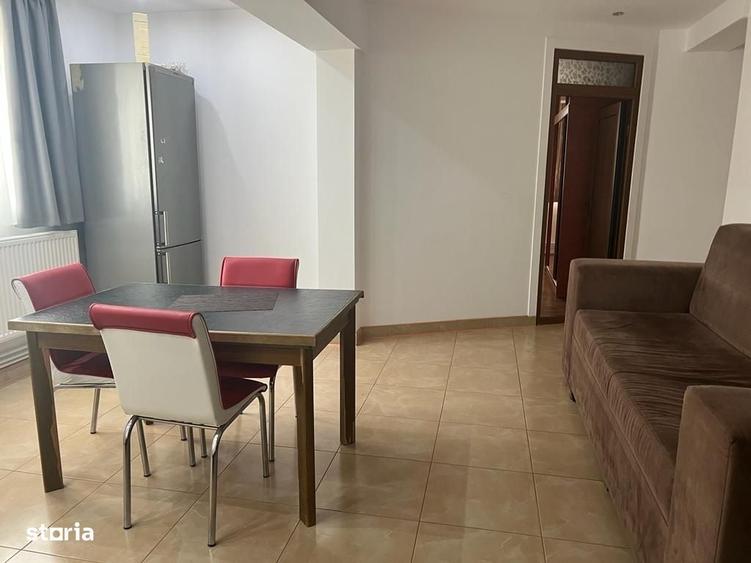 Apartament cu 3 camere în Micro 3