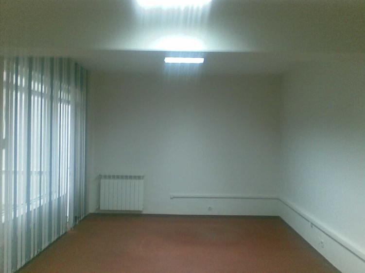 Casă cu 4 camere în Victoriei