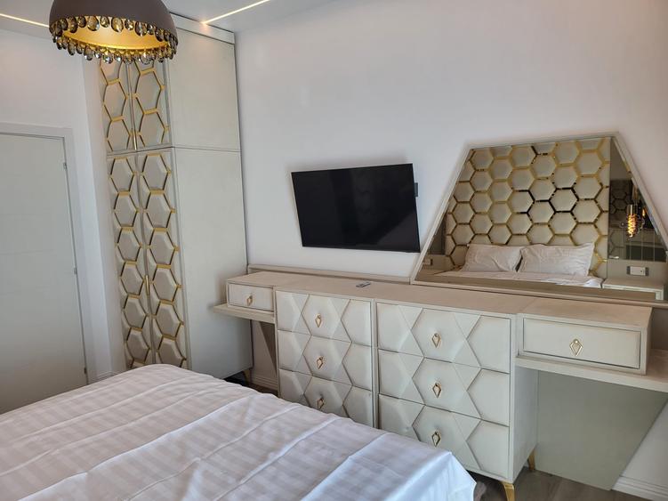 Apartament de  închiriat lux  cu 4 camere, zona Mamaia - 3