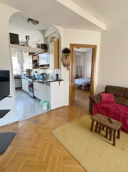 Vanzare apartament 4 camaere zona Armeneasca - Rosetti