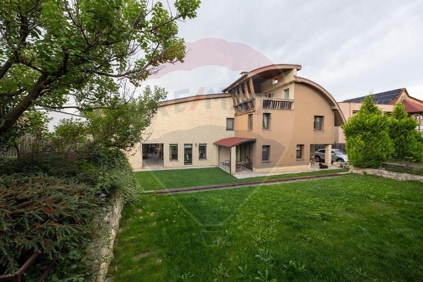 Vila spectaculoasa de vanzare in Faget - 2