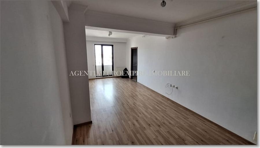 Apartament de vanzare in Constanta, Km 5 - 3 camere decomandat - 13