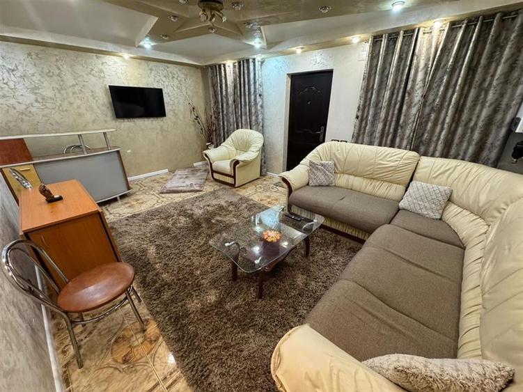 Apartament 4 camere, parter inalt, parcare proprie, zona Piata - Scoala 2 - 1