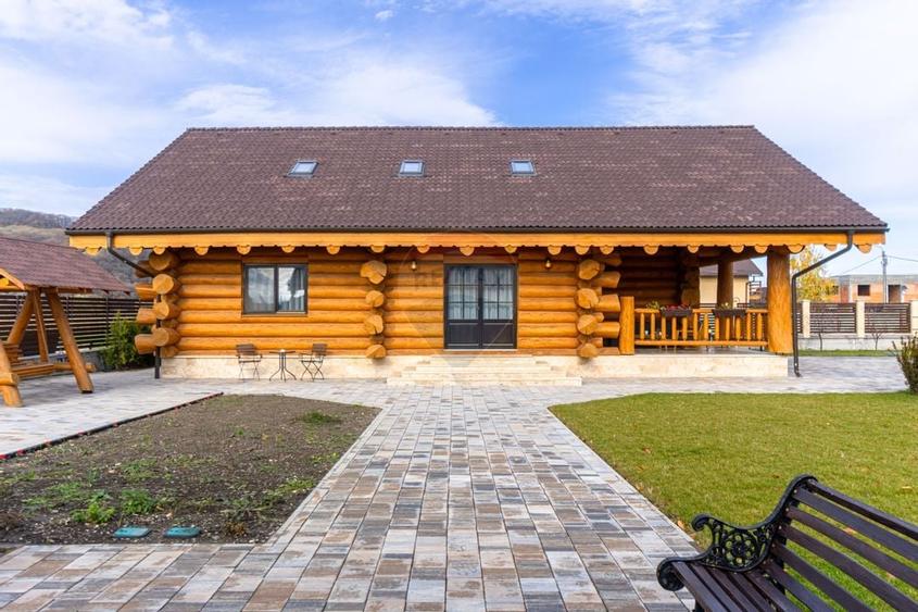 Doua case in stil canadian - confort modern intr-un cadru natural - 33