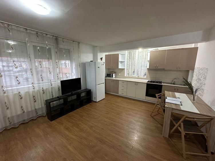 Inchiriez garsoniera - 2