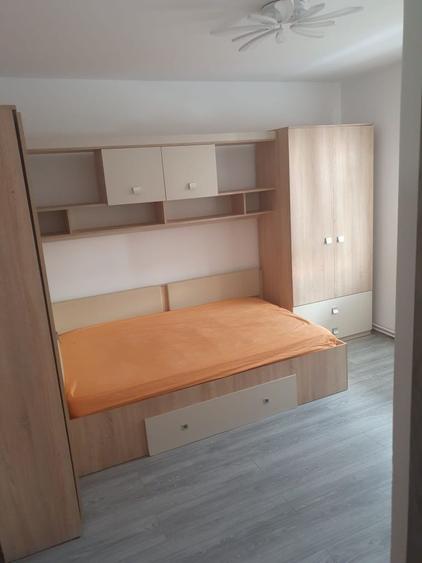 Apartament cu 2 camere decomandat în Florești