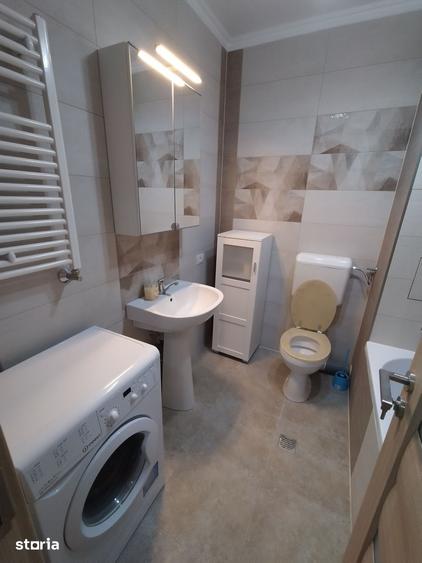 Apartament cu 2 camere semidecomandat în Tei