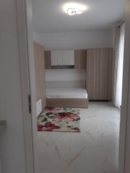 Aproape de metrou - 8