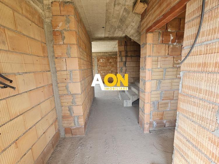 Casa la rosu, 4 camere, 2 bai, 345 mp teren, zona Ampoi 3 - 4