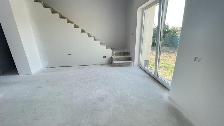 Comision 0% -Triplex  P+1E+M-Sacalaz -finisaje la alegere - 42