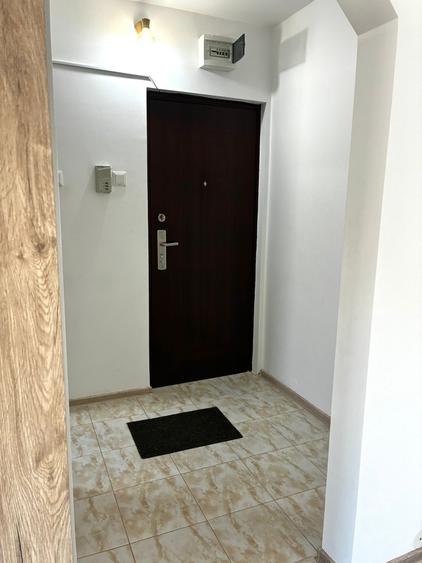 Apartament 2 camere, renovat complet, mobilat, etaj 3 - 18