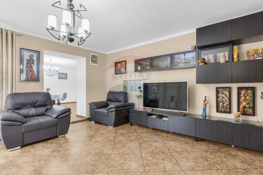 Casa noua pe colt si teren 1079 mp de vanzare in Macea,Arad - 9