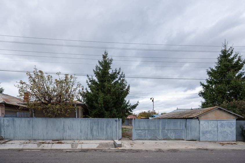 Gospodarie de vanzare in Tulucesti - 1