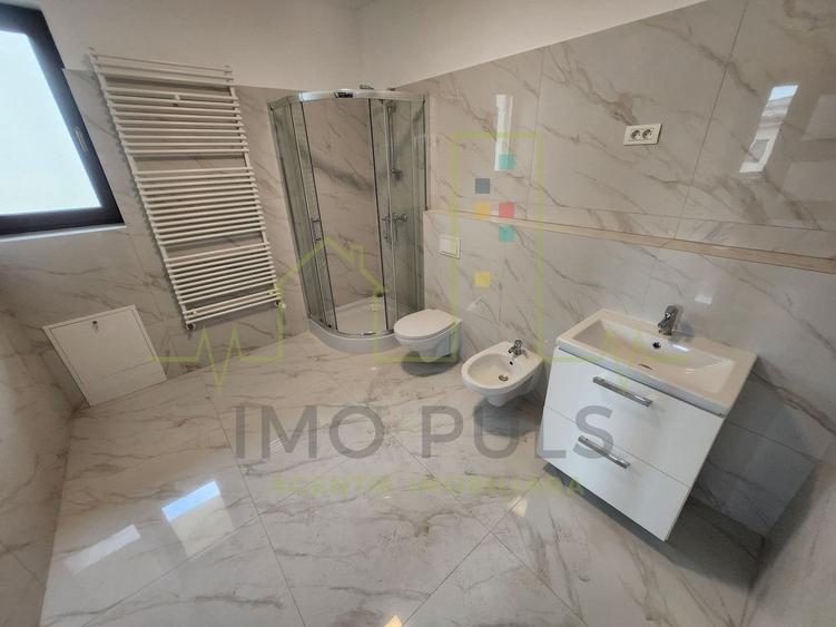 Timisoara. 914 Teren. 7 Bai. 2 Garaje. Zona Ciarda Rosie. Posibilitate rate - 8