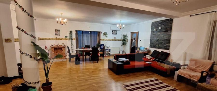 Casa cu 5 camere, 240 mp, zona-Lazuri - 2