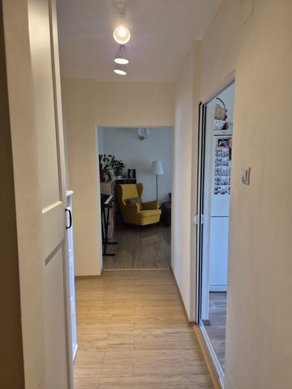 Vand Apartament 3 camere Craiovei decomandat - 4
