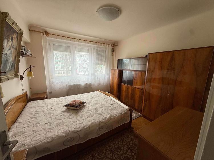 De vânzare apartament 3 camere Zona Bld Independeței - 5