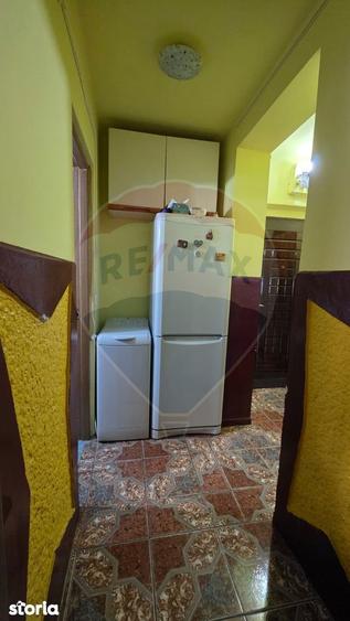 Apartament cu 3 camere de vanzare, str Tineretului - 7