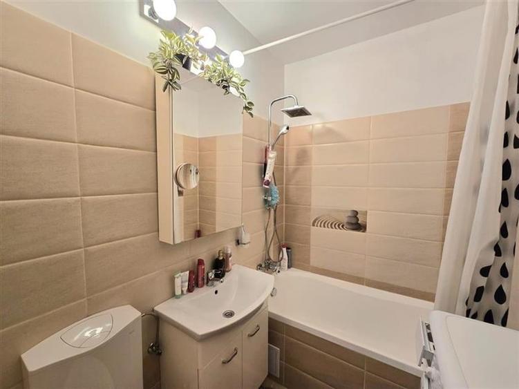 AP.2 CAM ET.4/7 RENOVAT COMPLET MOBILAT UTILAT SECTOR 1 ION MIHALACHE METROU 1 M - 22