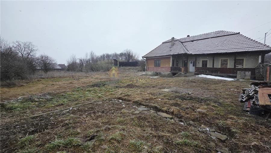 CASA 4 CAMERE 141 MP UTILI  CURTE LIBERA 1688 MP TEREN TOTAL 1839 - 1