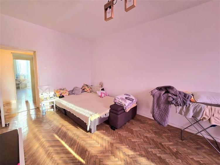 AP.2 CAM.DECOM, ET.2/3 BOXA BLOC RUSESC BUCURESTII NOI METROU BAZILESCU - 2