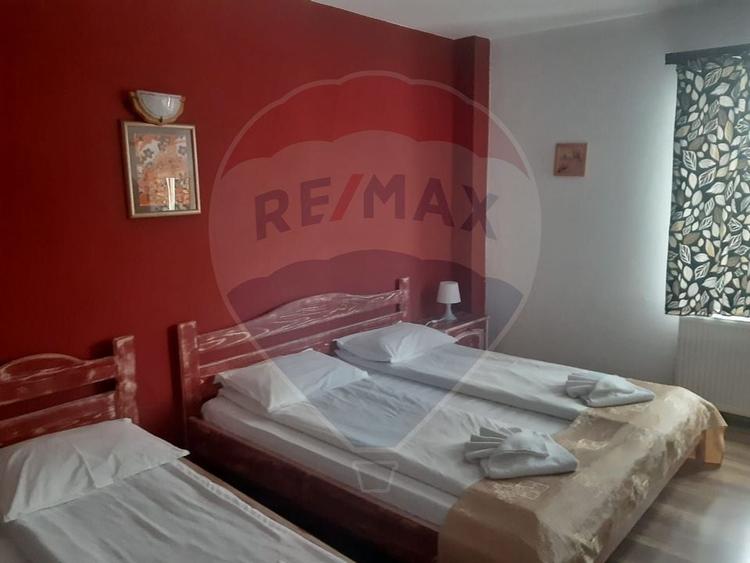 Hotel / Pensiune cu 18 camere de vânzare - 27