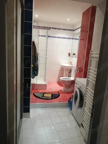 Inchiriez apartament cu 3 camere, zona McDonald's, Maramure?u' - 4