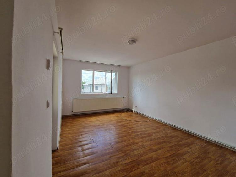 Vind 3 apartament la casa - 1