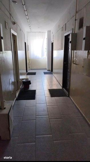 Camera de camin de vanzare cu baie proprie -zona Tractorul - 5