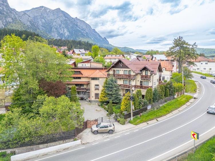 Proprietate deosebita de vanzare in Busteni - Pensiune + Duplex - 24