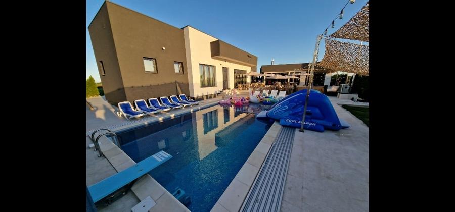 Casa de lux, independenta,în Lazu, Constanta , cu piscina  și business la cheie - 12