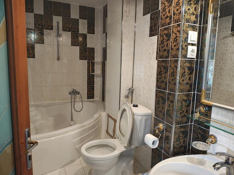 2 camere de inchiriat vedere la Fantani Casa Poporului Bulevardul Unirii - 8