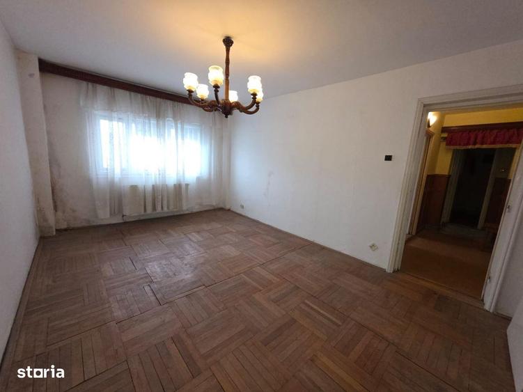 Apartament cu 3 camere decomandat în Central